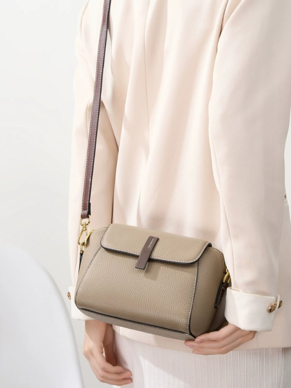 Leather Crossbody Bag for Women – Soft Pebbled Cowhide Shoulder Purse with T-Str